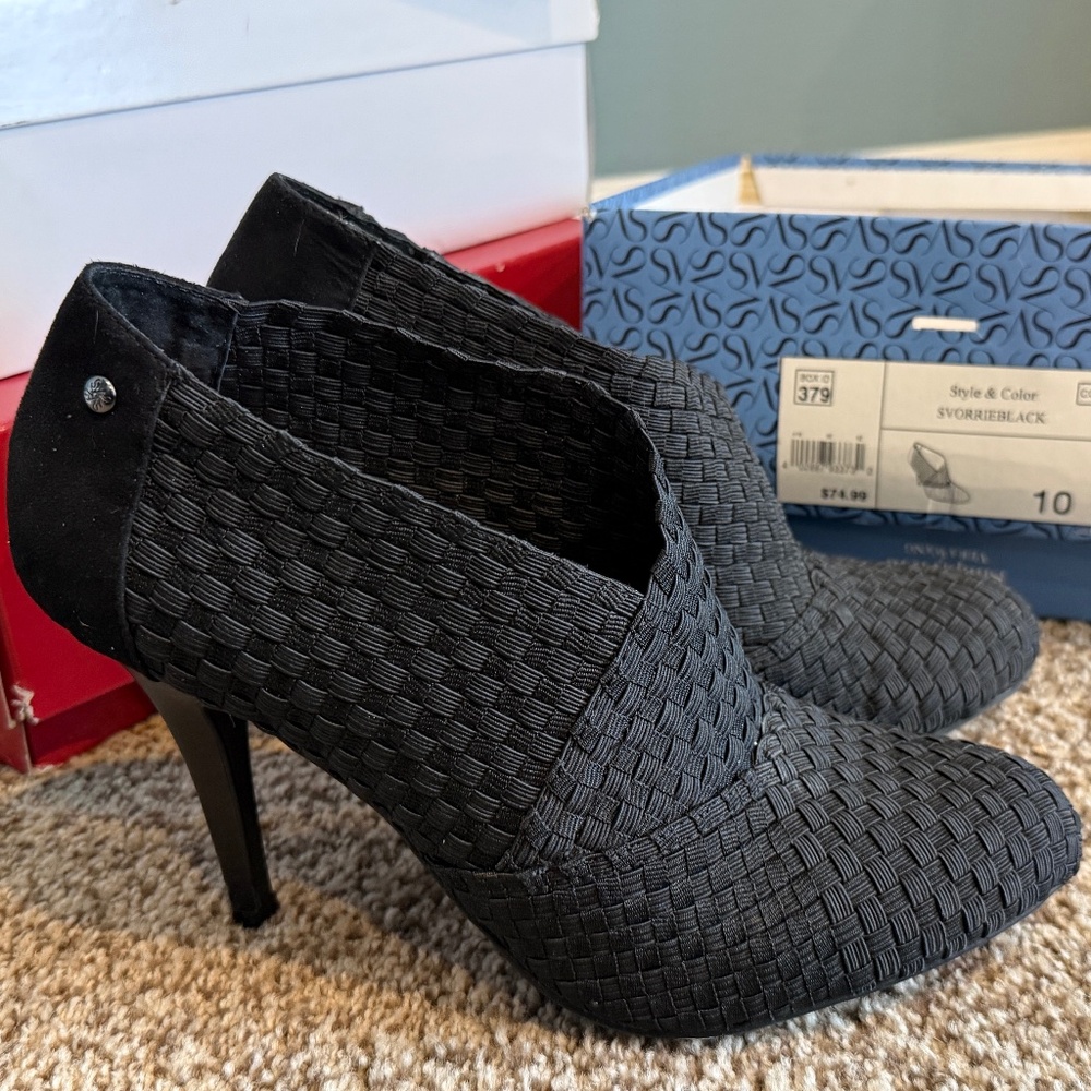 Vera Wang Woven Black Heeled Booties Size 10